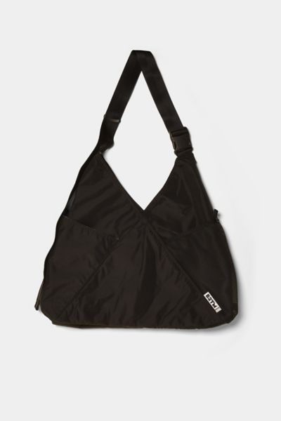 Patagonia Black Hole® Gear 28L Tote Bag | Urban Outfitters