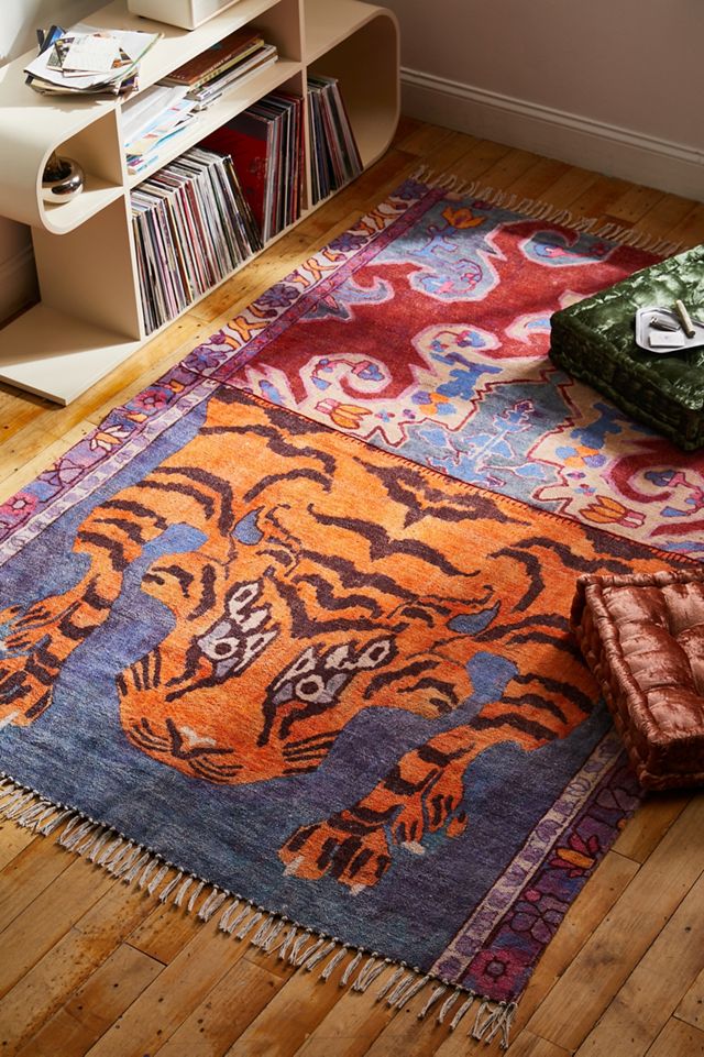 Lewis Split Tiger Rug | Urban Outfitters Lewis Split Tiger Rug | Urban Outfitters