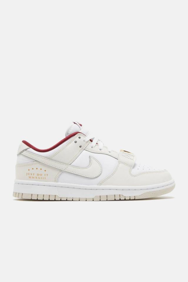 Urban outfitters 2025 nike dunks