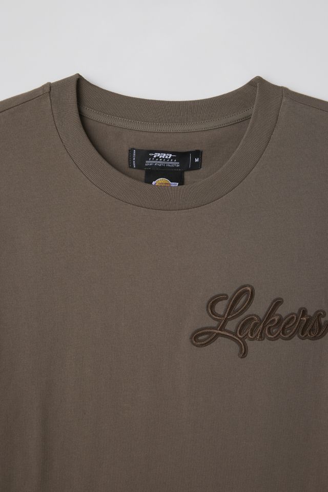Pro Standard UO Exclusive Los Angeles Lakers NBA Tee | Urban