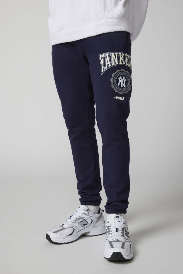 Pro Standard New York Yankees MLB Crest Emblem Sweatpant