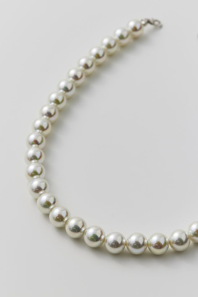 Pearl necklace sale urban outfitters