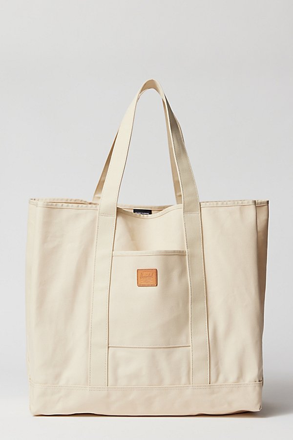 HERSCHEL SUPPLY CO BAMFIELD TOTE BAG IN NEUTRAL, WOMEN'S AT URBAN OUTFITTERS