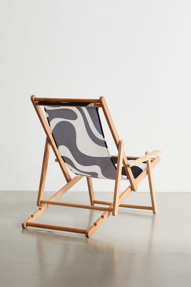 Kierkegaard Design Studio Deny Liquid Swirl Abstract Pattern Outdoor  Folding Chair