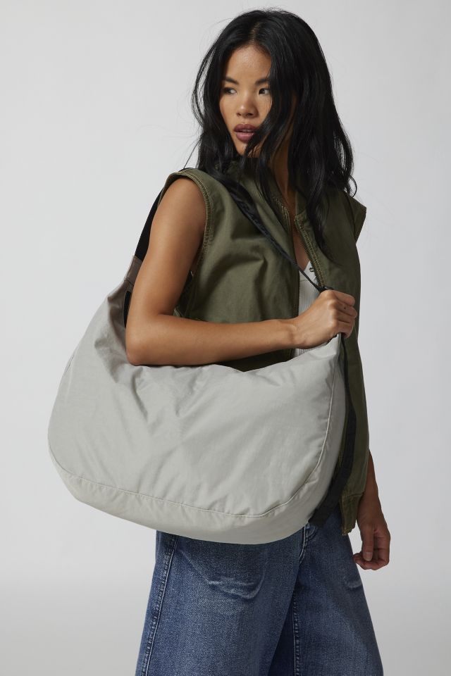 large crescent bag baggu