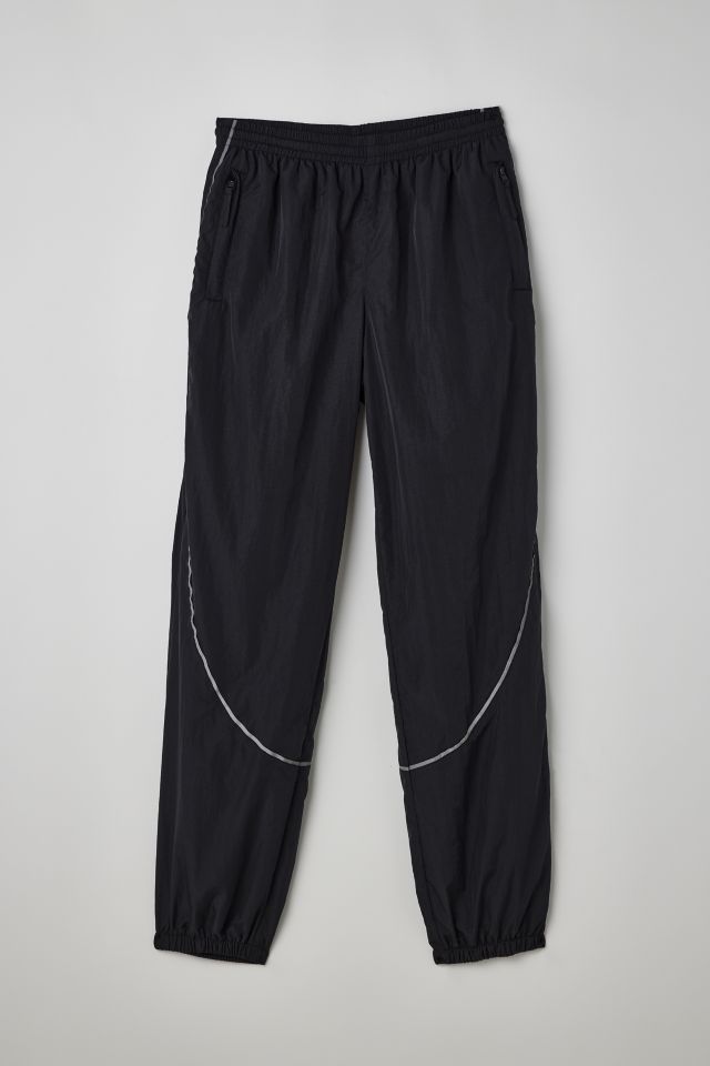 UO Baggy Nylon Windpant #1