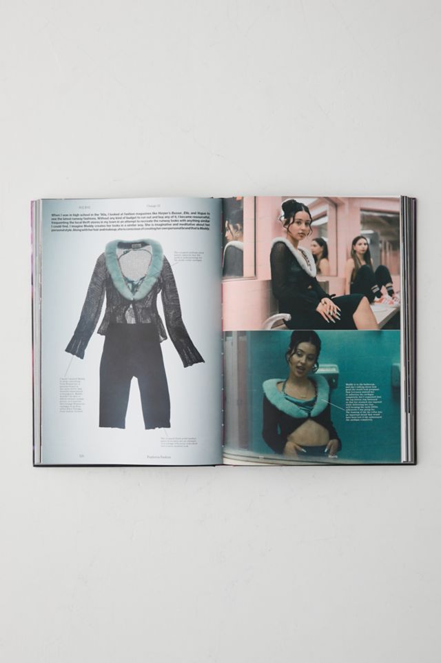 The Fashion in Euphoria Includes Vintage Pieces and References to the 90s —  PhotoBook Magazine