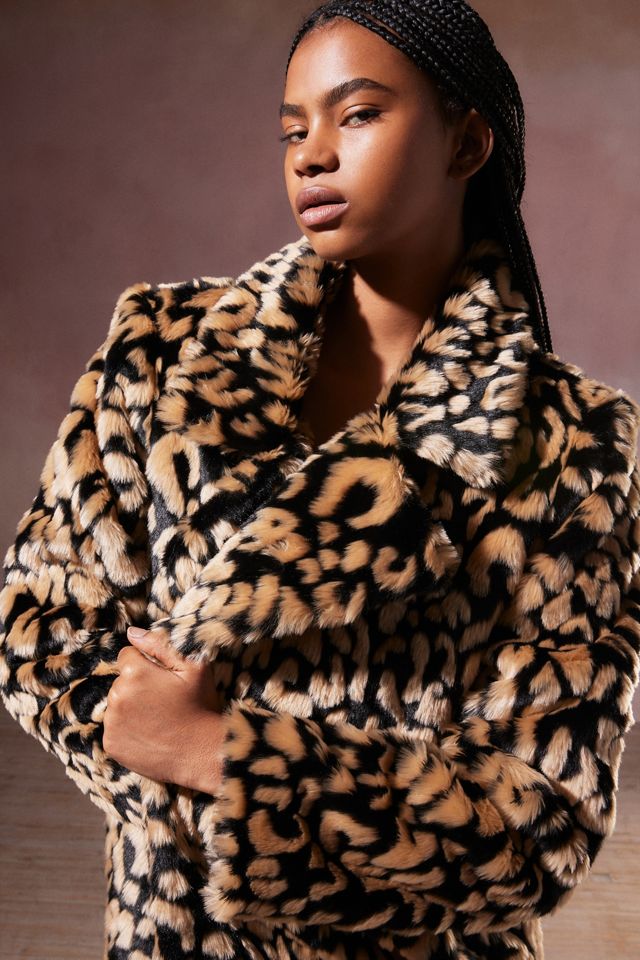 Kimchi Blue Connor Maxi Faux Fur Coat | Urban Outfitters