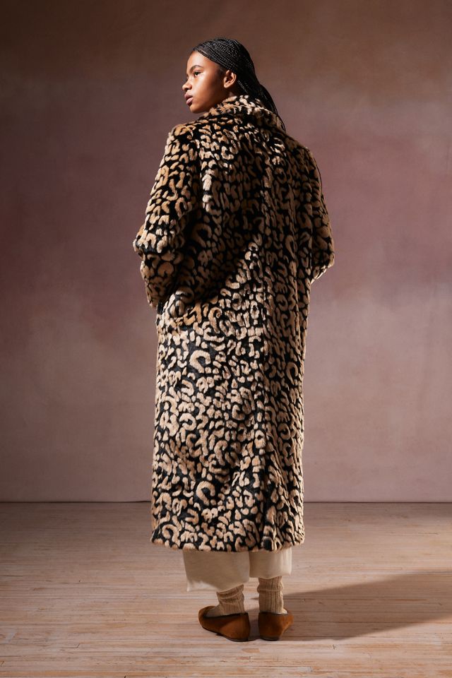 Kimchi Blue Connor Maxi Faux Fur Coat | Urban Outfitters