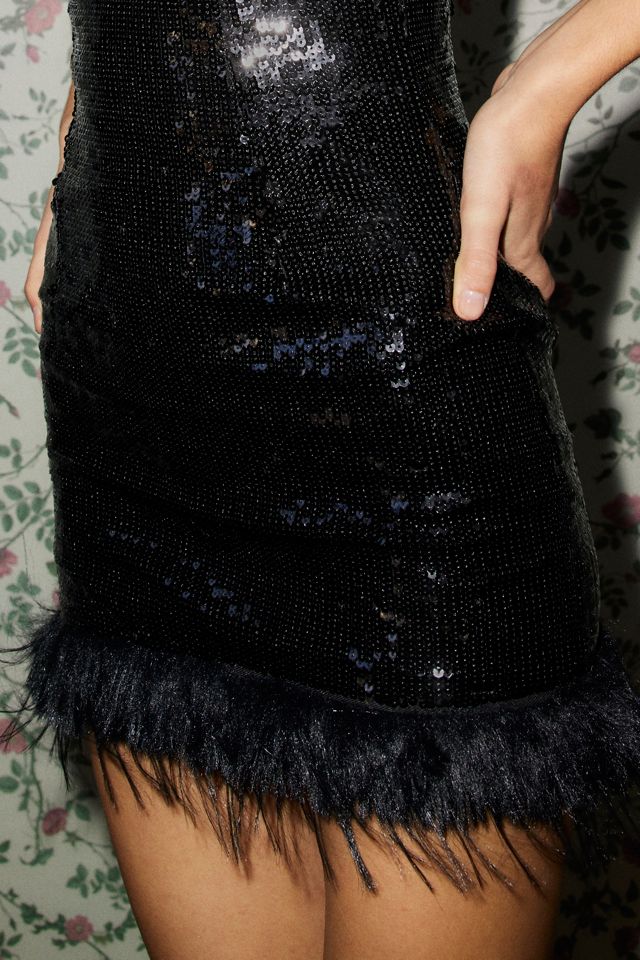 blackpink lisa black dress Vintage dress with fur leopard neck and bottom trim