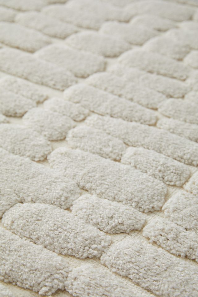 Olly Abstract Hilo Tufted Rug Urban Outfitters