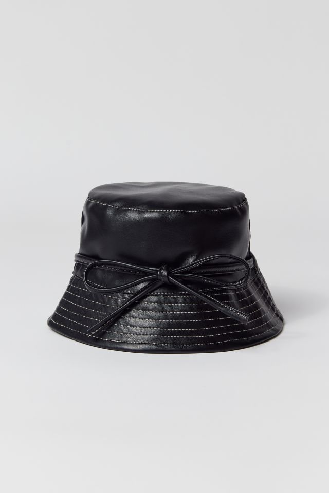 Chapeau cloche en simili cuir Tori #1