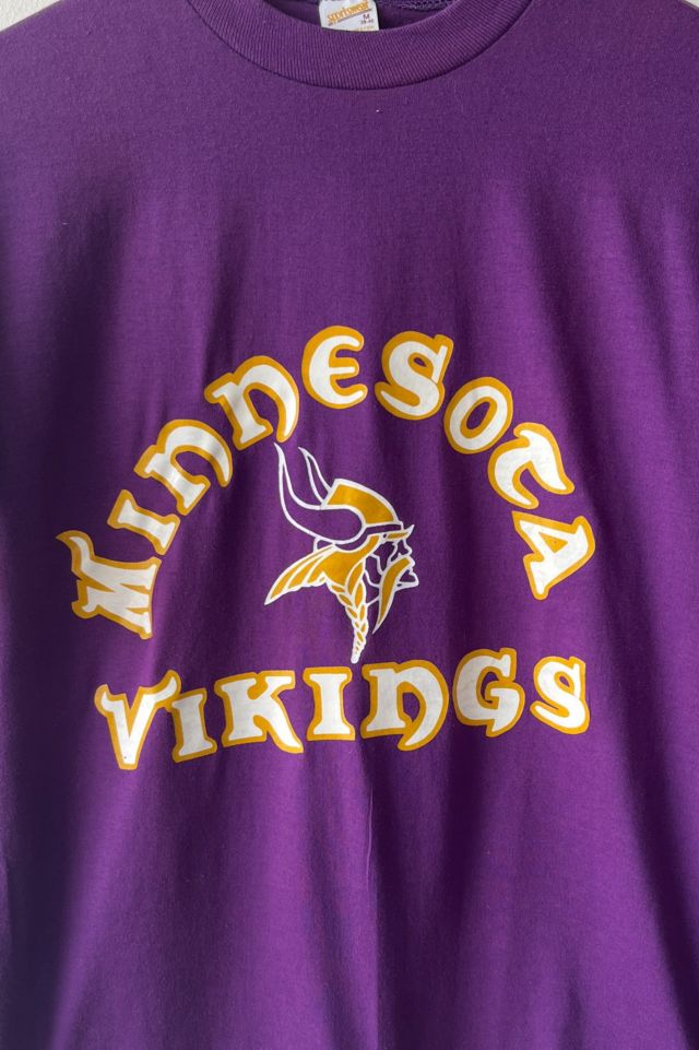 Vintage Football Team Minnesota Vikings Established In 1960 T-Shirt - Cruel  Ball