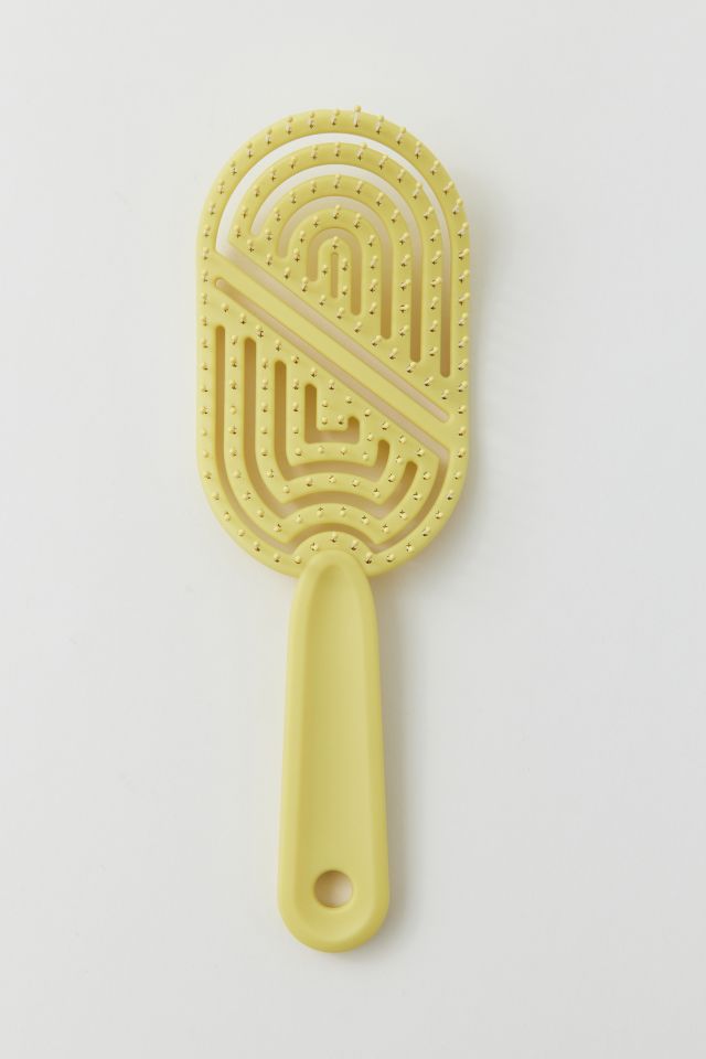 UO Detangling Brush #1