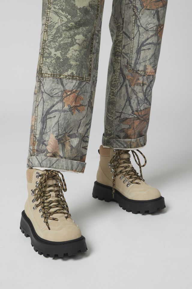 Urban outfitters 2025 hiking boots