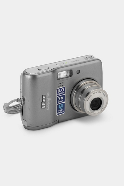 Nikon Coolpix L2 Point and Shoot Digital Camera Refurbished by Retrospekt