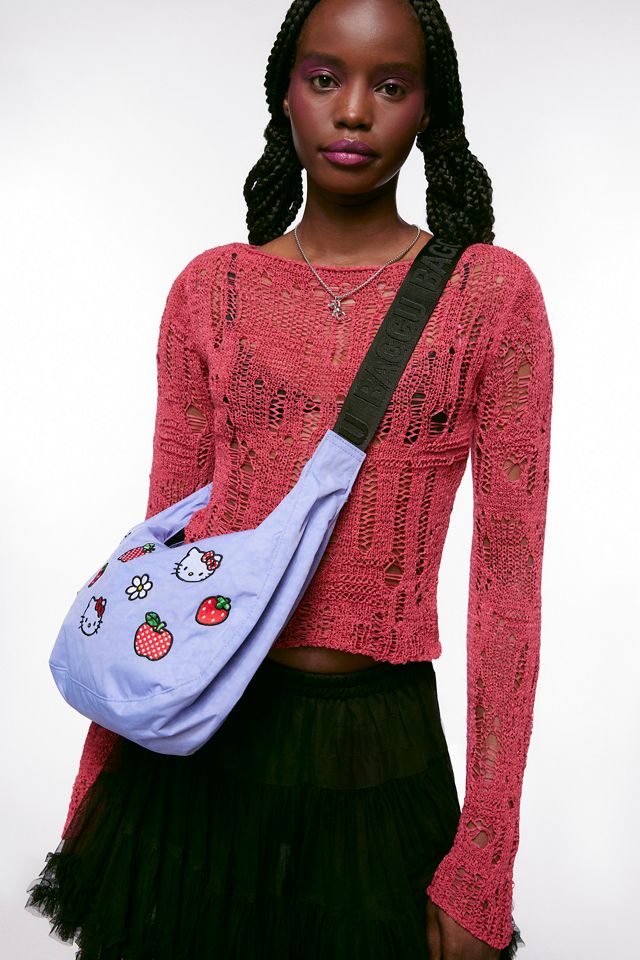 BAGGU  ミディアム ナイロン クレッセントバッグ ハローキティ キティ BAGGU X Hello Kitty Medium Nylon Crescent Bag | Urban Outfitters