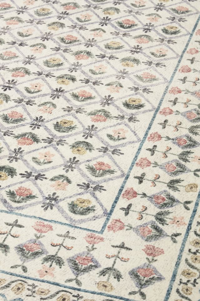 Lattice Ivory Floral 5' x 7' Wool-Synthetic Blend Area Rug