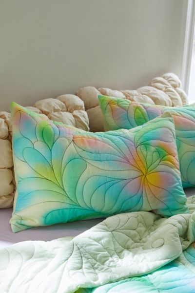 Trippy Quilted Sham Set