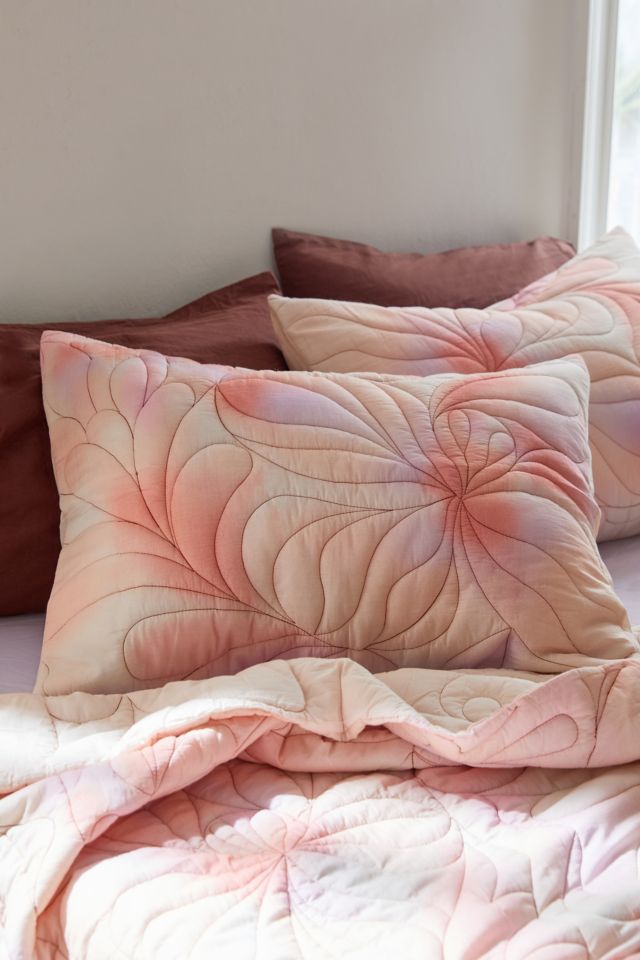 trippy-quilted-sham-set-urban-outfitters