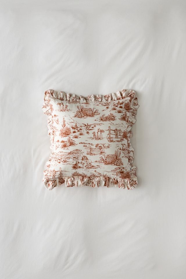 coussin-d-coratif-volants-harper-motif-urban-outfitters-canada