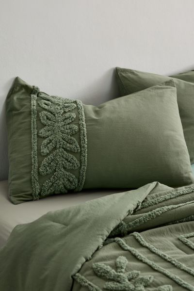 Jackie Icon Tufted Comforter