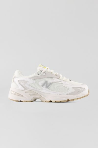 Shop New Balance 725v1 Sneaker In White/honeycomb, Women's At Urban Outfitters