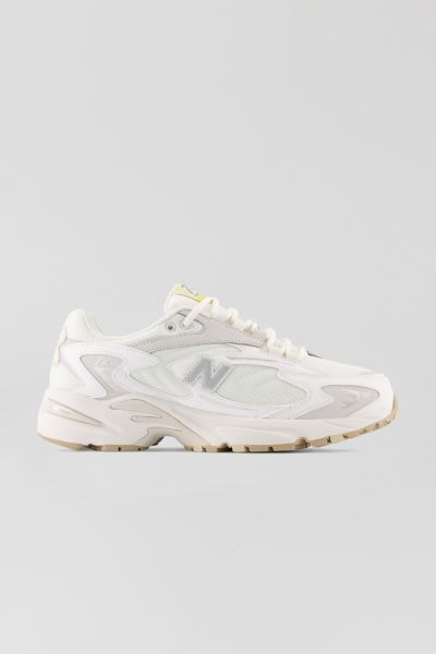 New Balance Joggers  Urban Outfitters Turkey