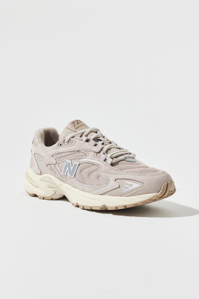 New Balance Women's 725v1 Sneaker | Urban Outfitters