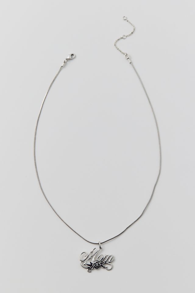 '90s Silver-Plated Mom Nameplate Necklace | Urban Outfitters