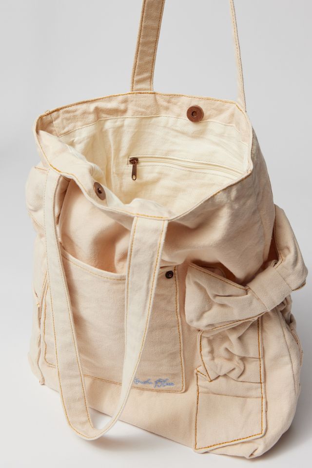 Kimchi Blue Scarlett Bow Tote Bag | Urban Outfitters
