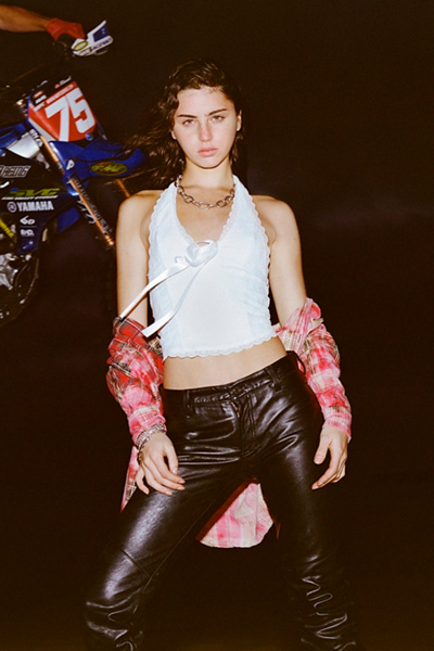 Kimchi Blue Farrah Scooped Halter Top In White, Women's At Urban Outfitters In White