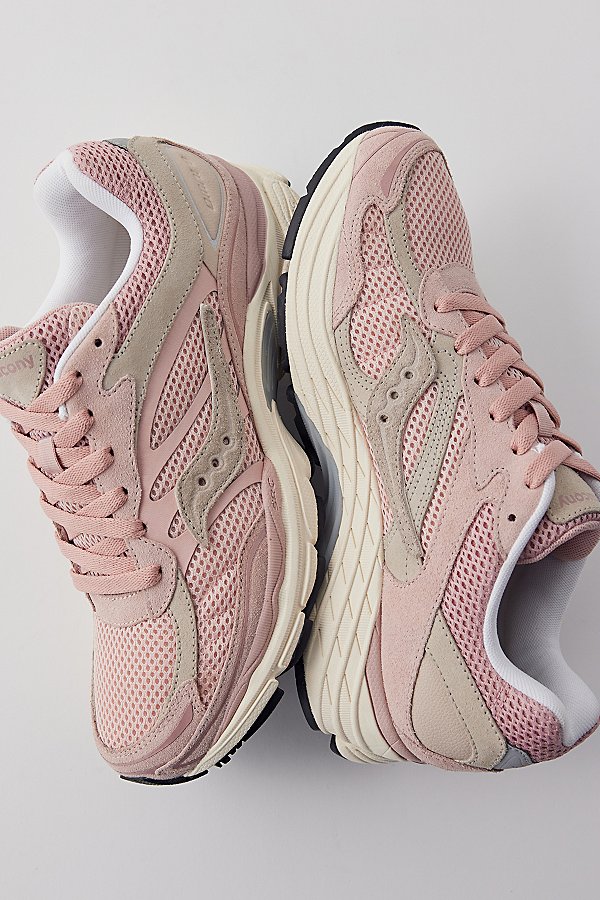 SAUCONY PROGRID OMNI 9 PREMIUM SNEAKER IN PINK, WOMEN'S AT URBAN OUTFITTERS