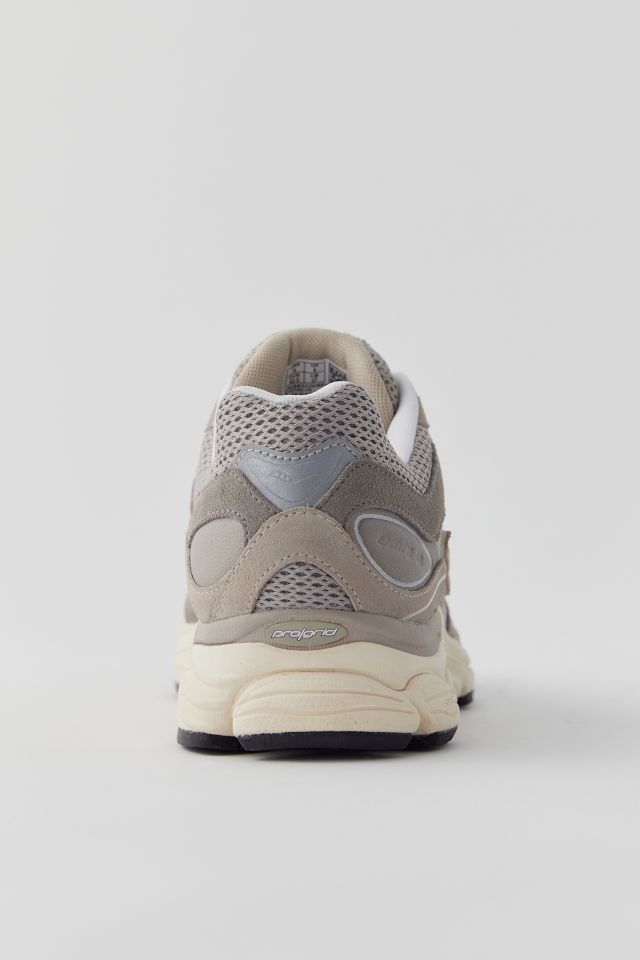 Saucony hotsell urban outfitters