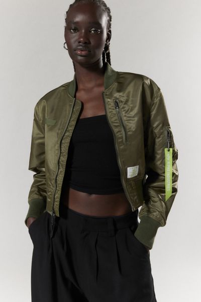 ALPHA INDUSTRIES L-2B コヨーテ Alpha Industries UO Exclusive L-2B Cropped Bomber Jacket