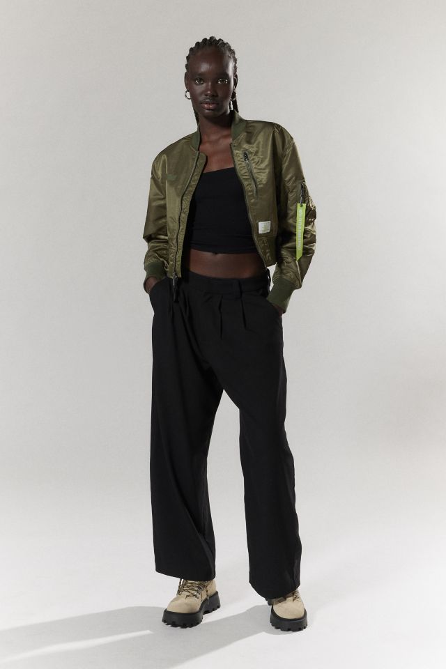 Alpha Industries UO Exclusive L-2B Cropped Bomber Jacket