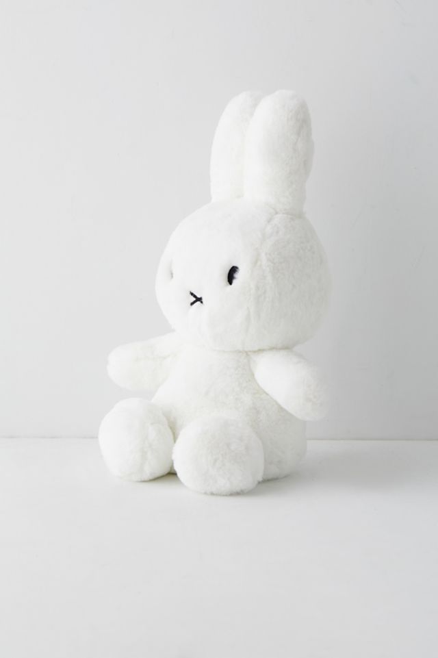 Peluche Miffy  Urban Outfitters Canada