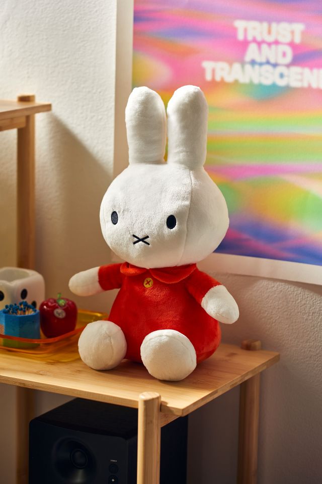 Peluche Miffy  Urban Outfitters Canada