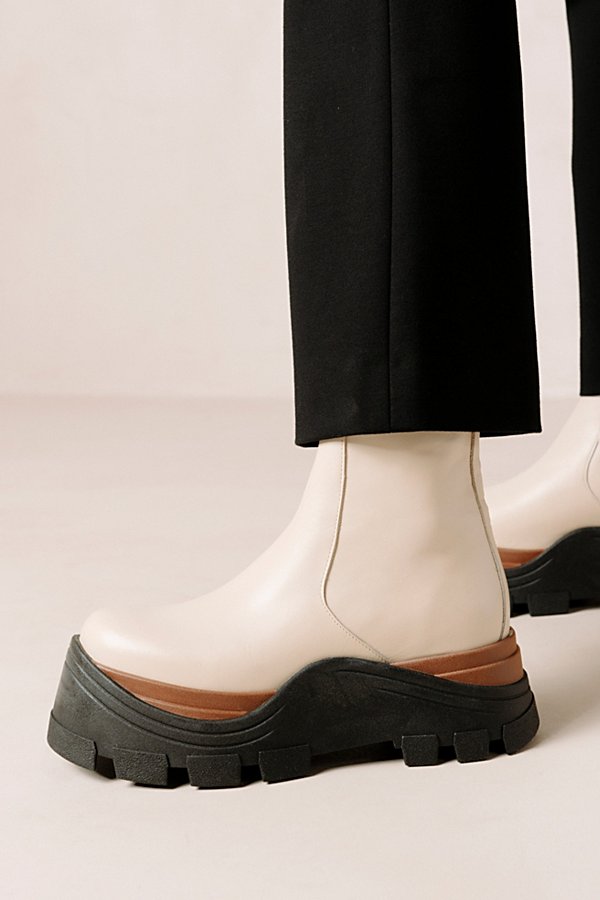 Alohas Leather Platform Ankle Boot In Cream