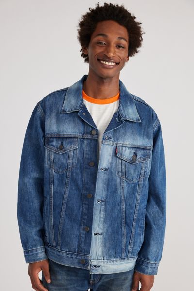 Shop Levi's Relaxed Fit Trucker Jacket In Tinted Denim, Men's At Urban Outfitters