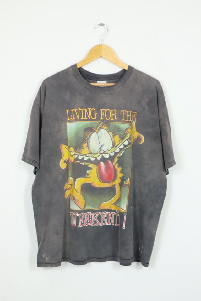 Vintage Faded Garfield Living For The Weekeend Tee | Urban Outfitters