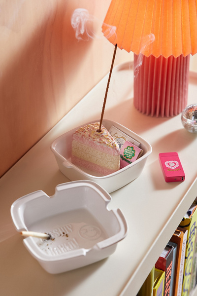 urbanoutfitters アーバンアウトフィッターズ　イノセントホルダー 86325420_010_b