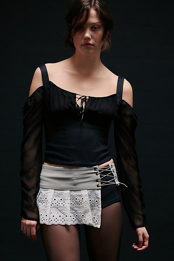 Zemeta Doily Eyelet Belt Micro Mini Skirt In White, Women's At Urban Outfitters