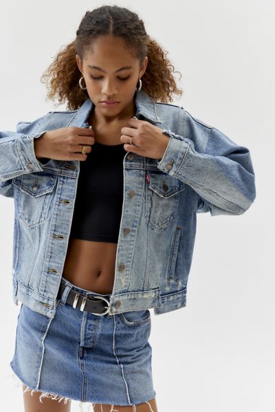 Shop Levi's '90s Repaired Denim Trucker Jacket In Tinted Denim, Women's At Urban Outfitters