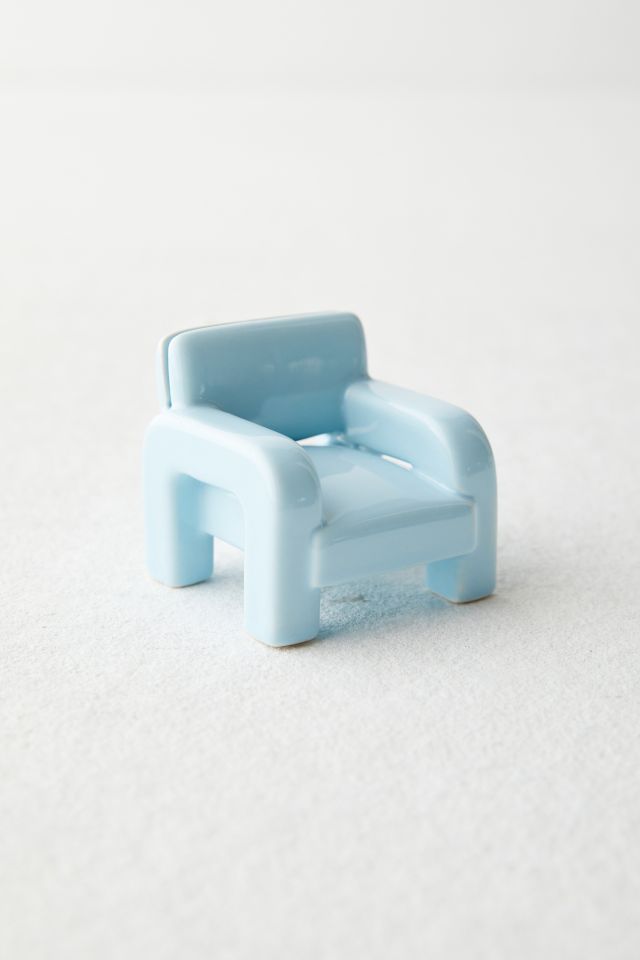 UO Ceramic Chair Photo Stand #1
