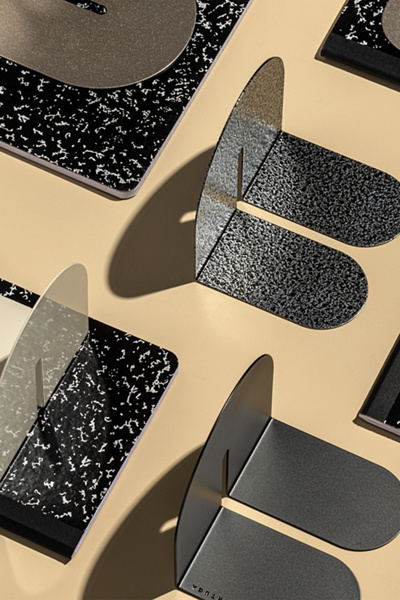 Tortuga Forma Dumbo Single Arc Bookend Set - Thumbnail 2