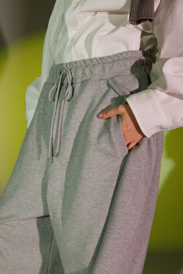 AJOBYAJO One Tuck Sweatpant