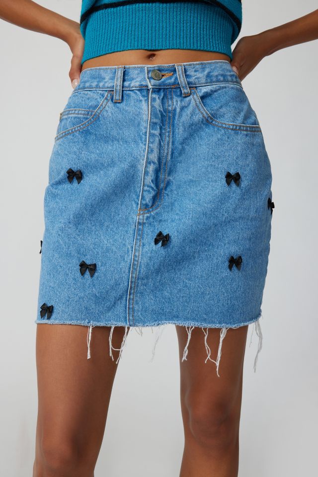 Jupe Mini en Denim Refaite avec Nœud Urban Renewal #2
