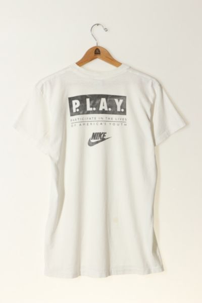 Vintage Nike PLAY 1980s Woven Label T-shirt | Urban Outfitters