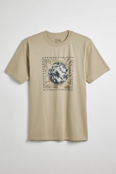 New Graphic Tees for Men | Urban Outfitters